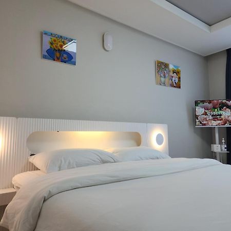 Daegu Star B&B Dsr Hotel Lily Guestroom Экстерьер фото
