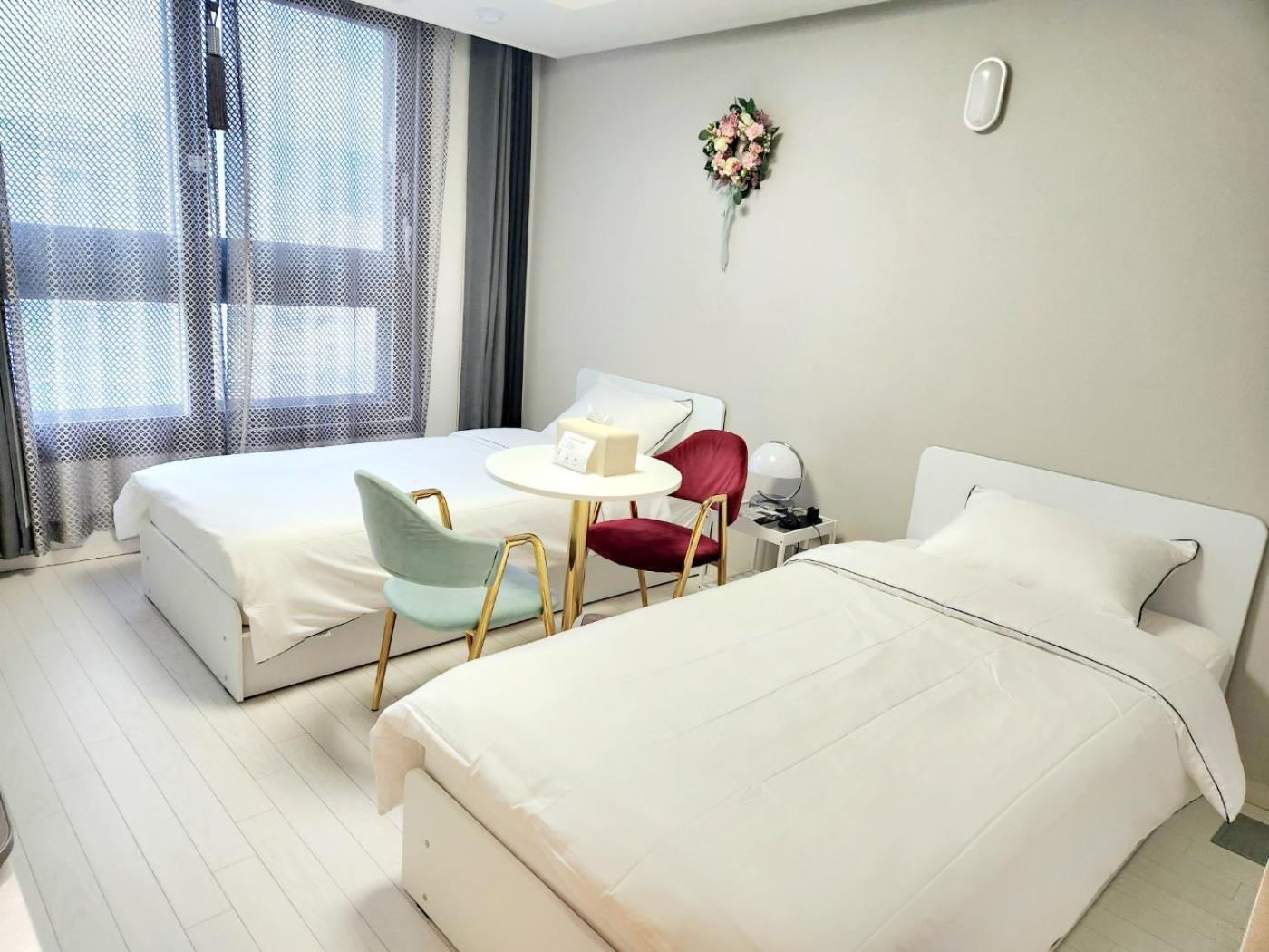 Daegu Star B&B Dsr Hotel Lily Guestroom Экстерьер фото