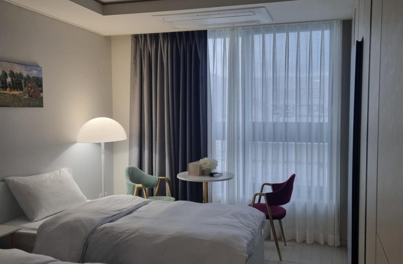 Daegu Star B&B Dsr Hotel Lily Guestroom Экстерьер фото
