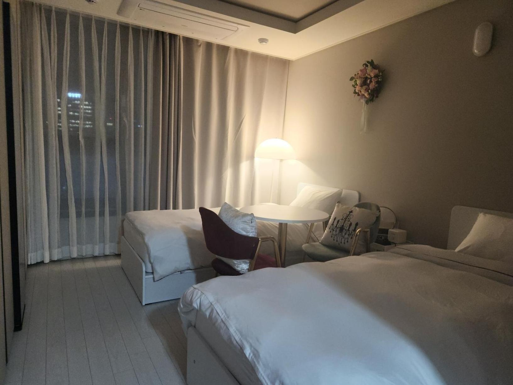 Daegu Star B&B Dsr Hotel Lily Guestroom Экстерьер фото