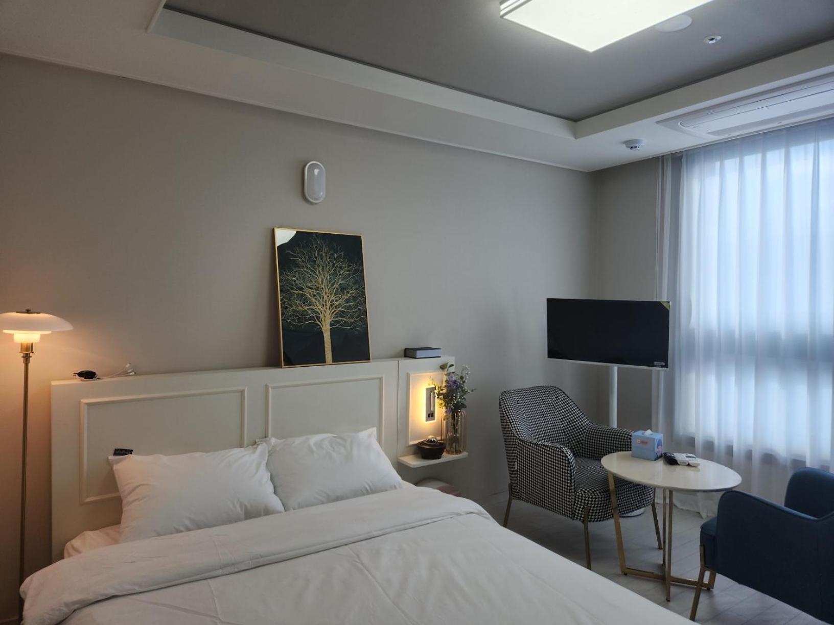 Daegu Star B&B Dsr Hotel Lily Guestroom Экстерьер фото