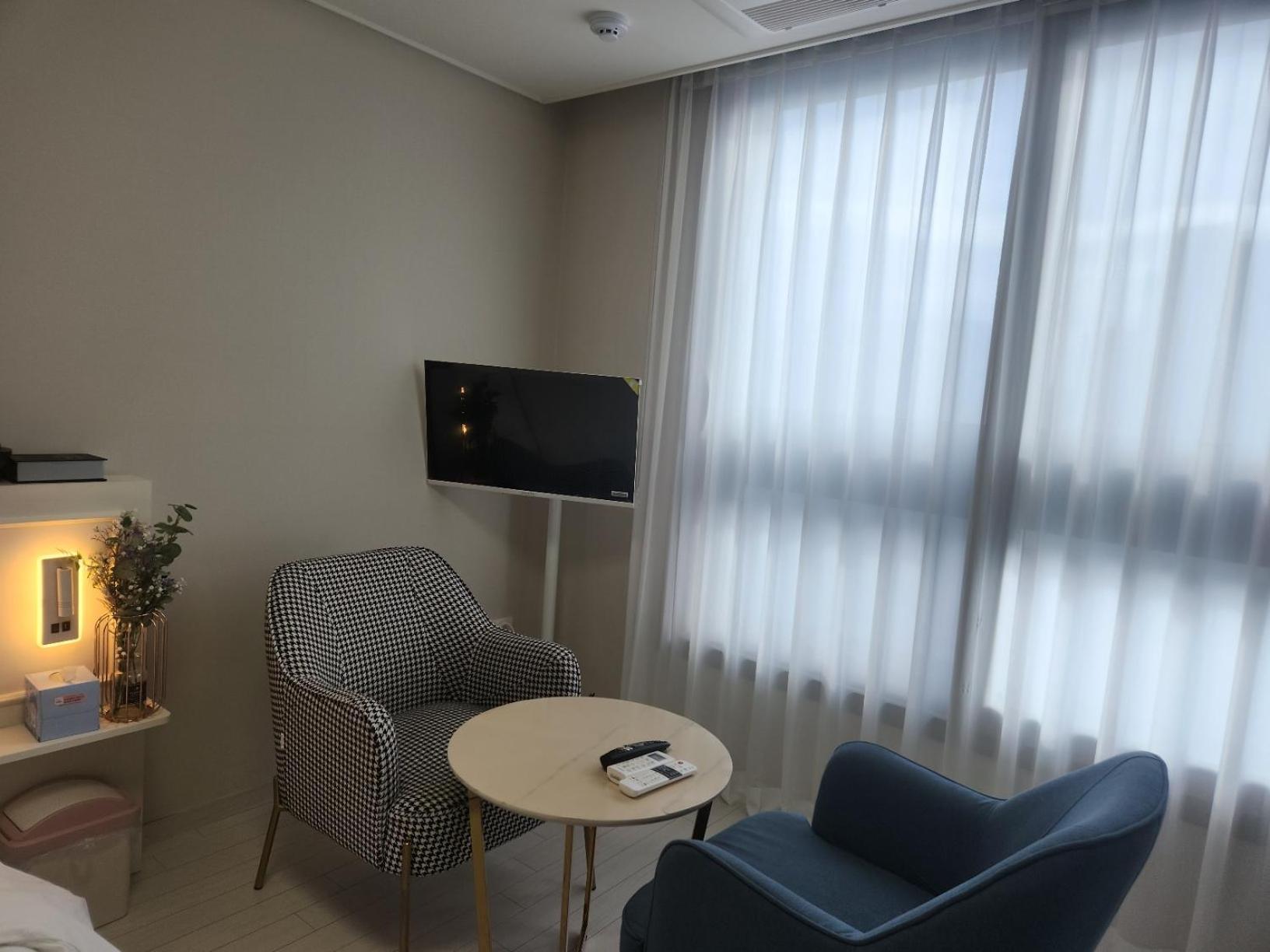 Daegu Star B&B Dsr Hotel Lily Guestroom Экстерьер фото