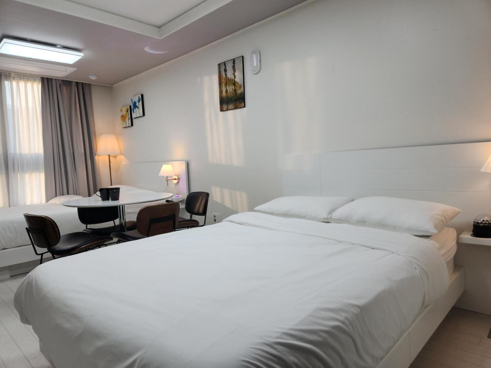 Daegu Star B&B Dsr Hotel Lily Guestroom Экстерьер фото