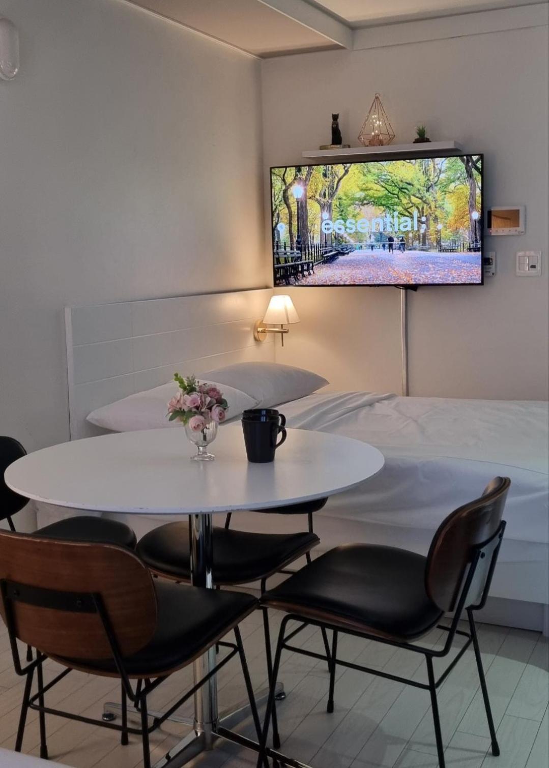 Daegu Star B&B Dsr Hotel Lily Guestroom Экстерьер фото
