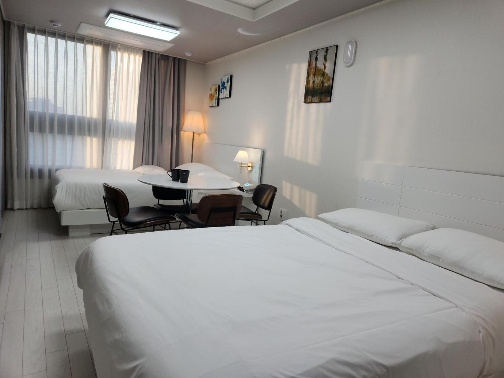 Daegu Star B&B Dsr Hotel Lily Guestroom Экстерьер фото