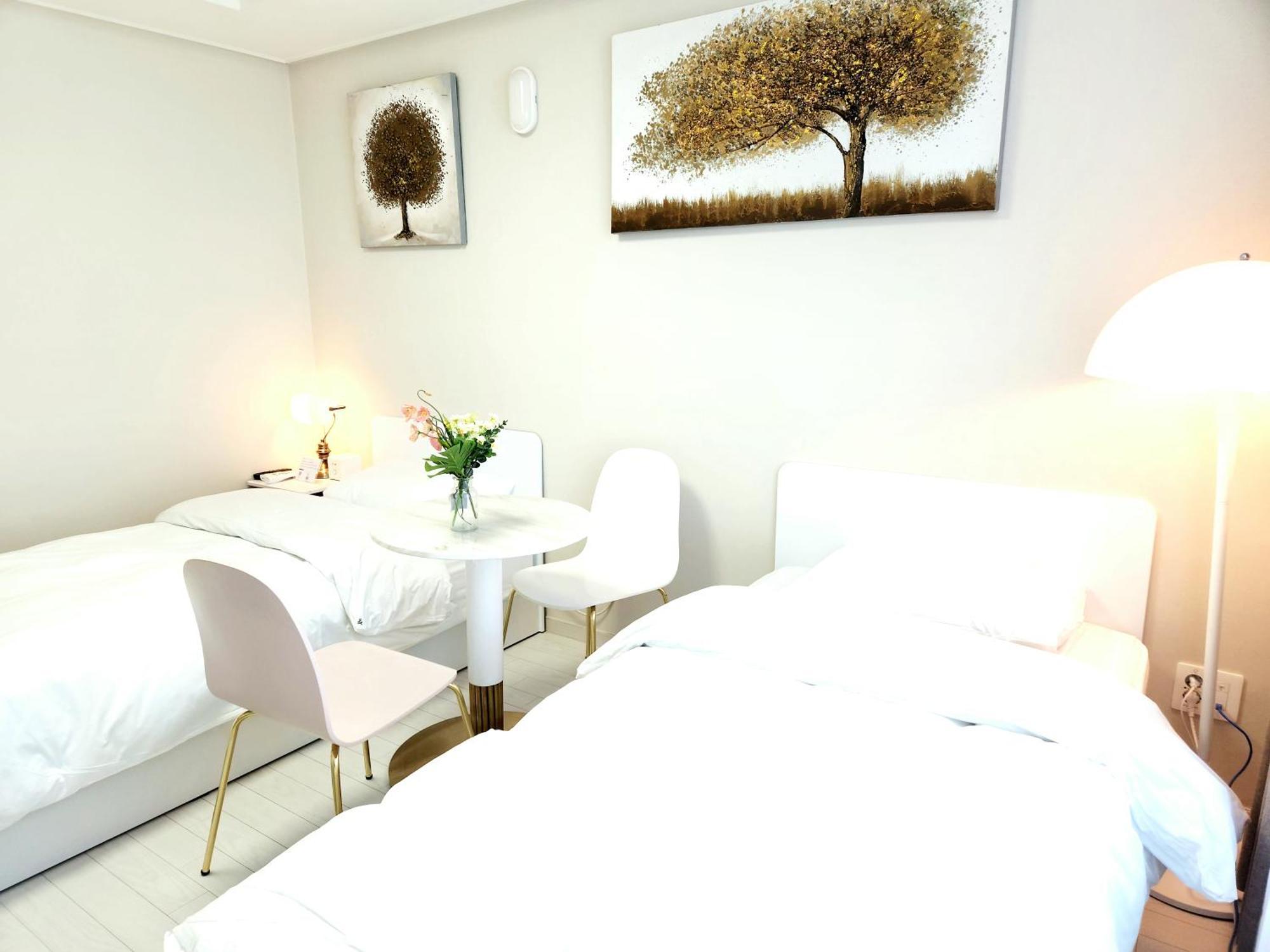 Daegu Star B&B Dsr Hotel Lily Guestroom Номер фото
