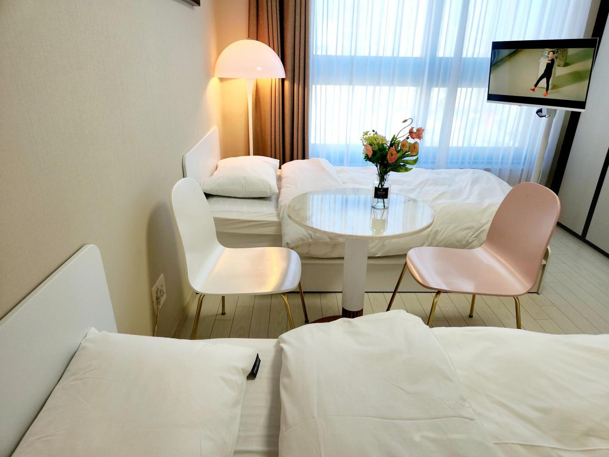Daegu Star B&B Dsr Hotel Lily Guestroom Номер фото