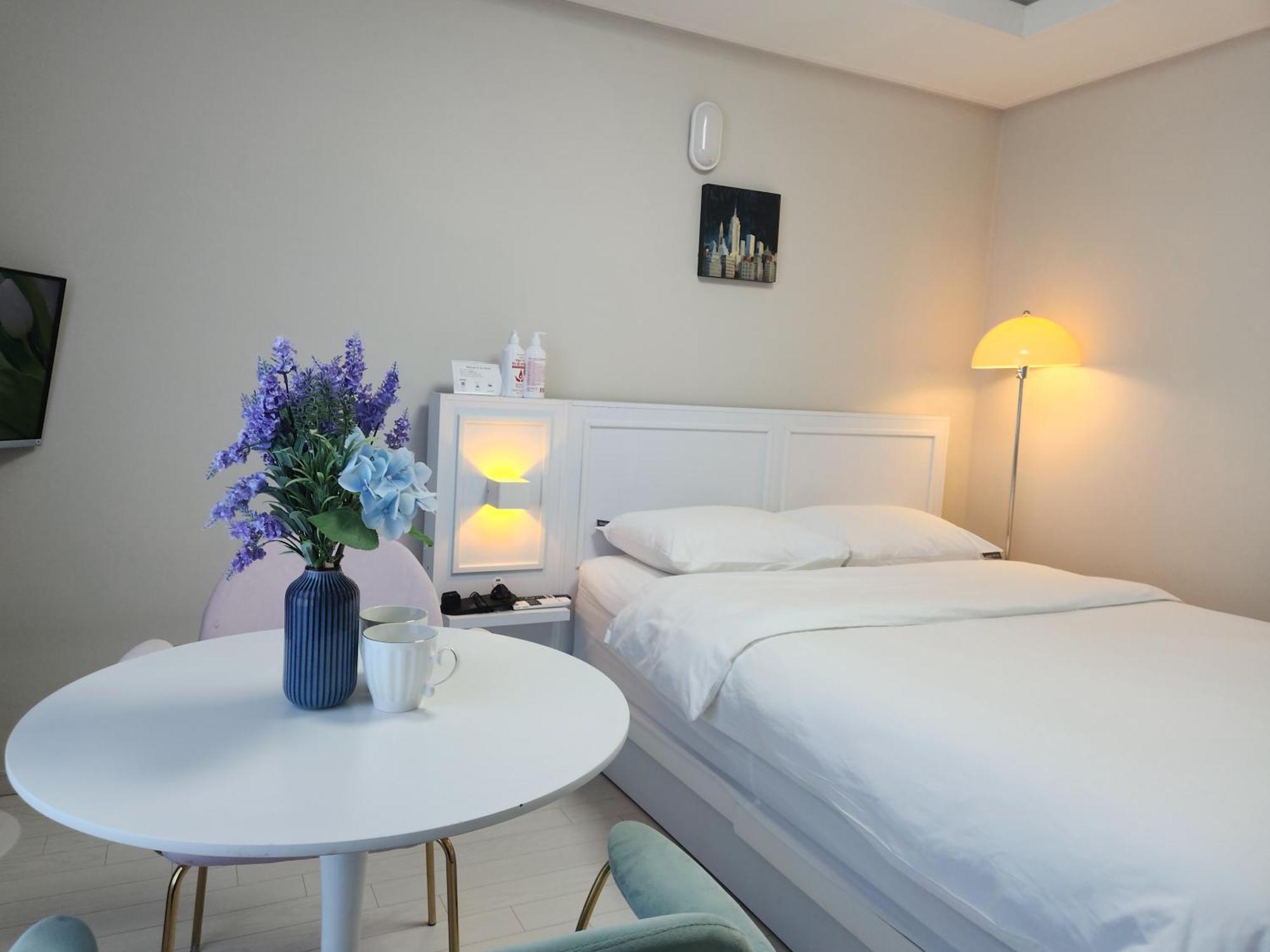 Daegu Star B&B Dsr Hotel Lily Guestroom Номер фото