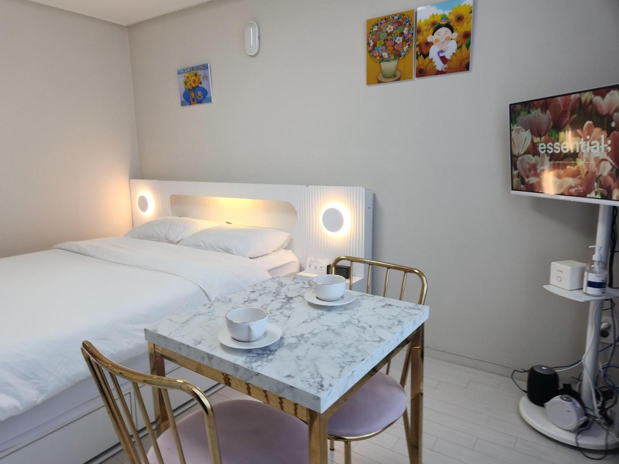 Daegu Star B&B Dsr Hotel Lily Guestroom Номер фото