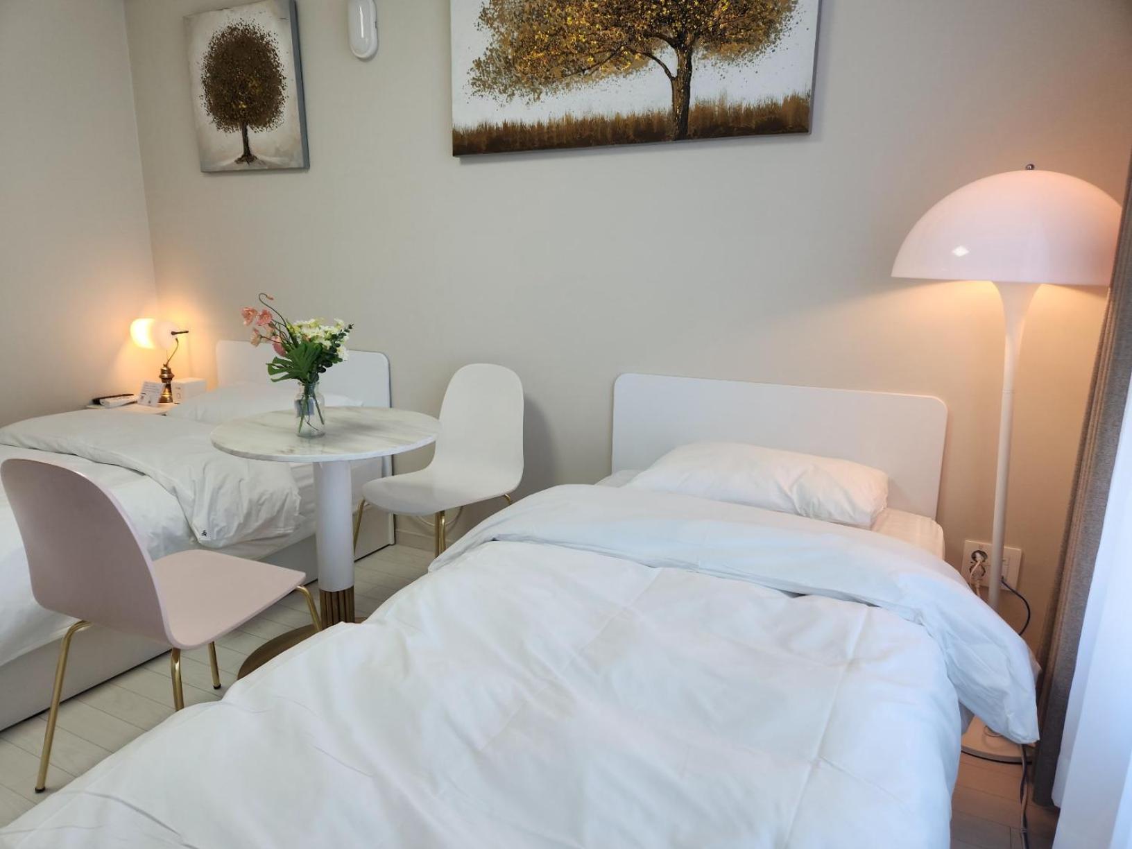 Daegu Star B&B Dsr Hotel Lily Guestroom Номер фото