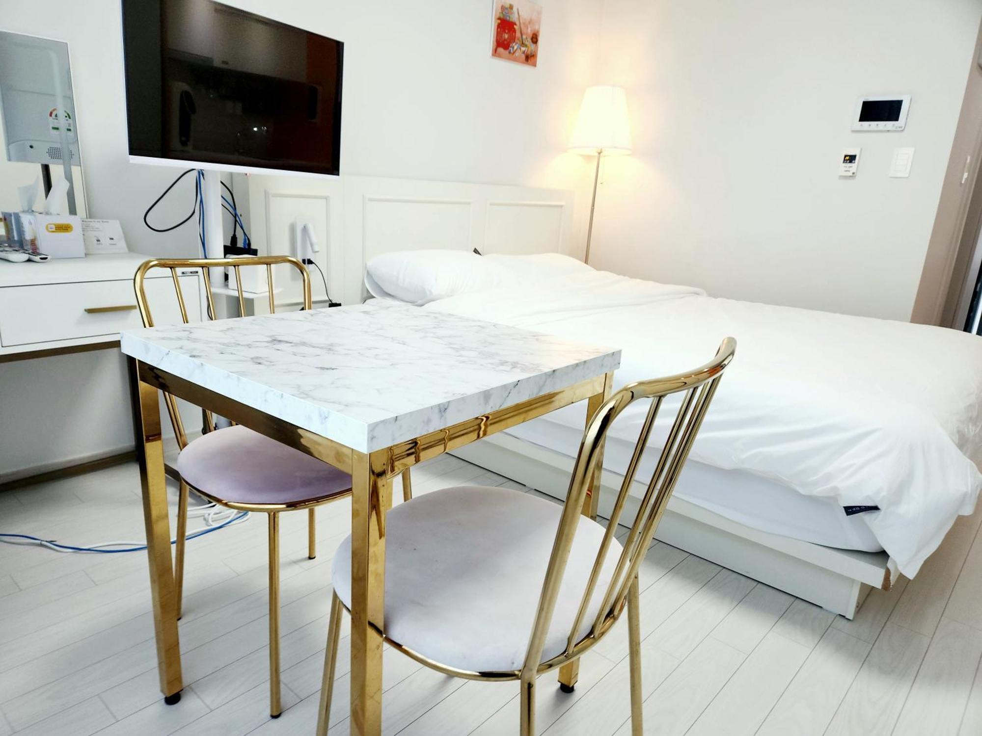 Daegu Star B&B Dsr Hotel Lily Guestroom Номер фото