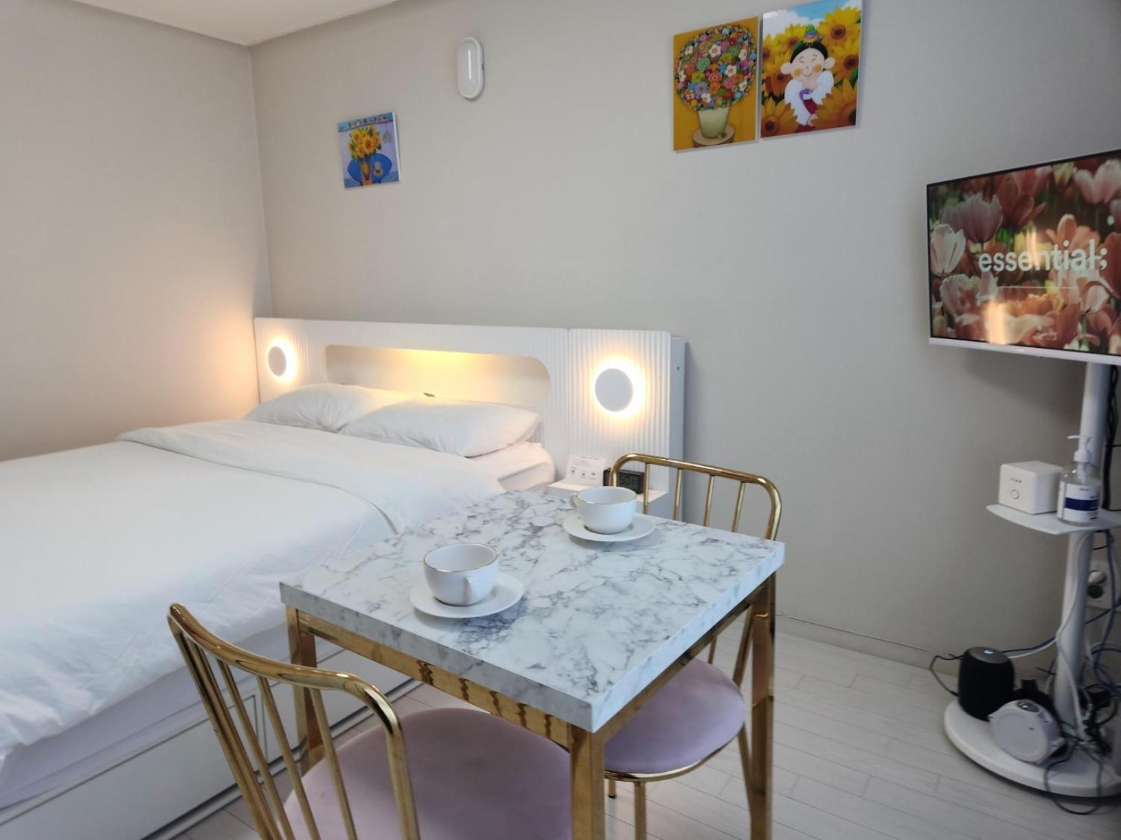 Daegu Star B&B Dsr Hotel Lily Guestroom Экстерьер фото