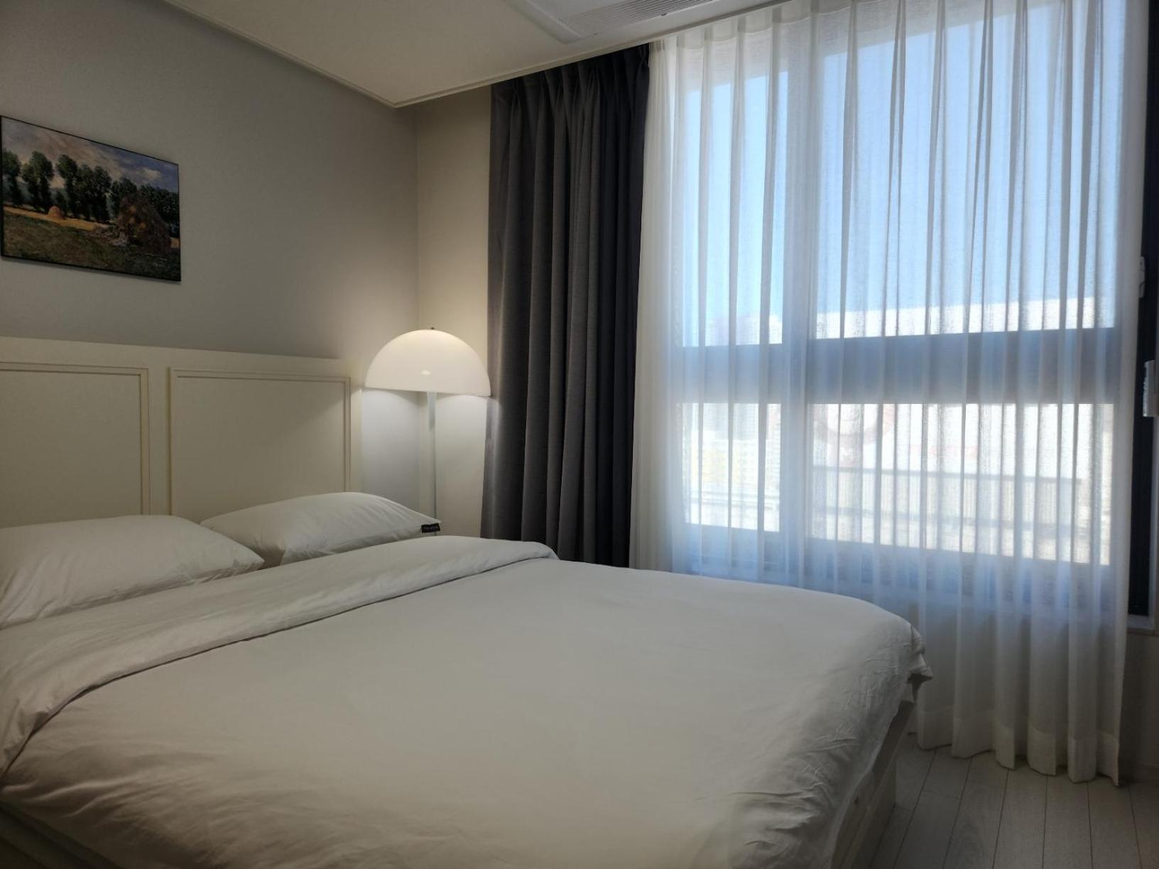 Daegu Star B&B Dsr Hotel Lily Guestroom Экстерьер фото